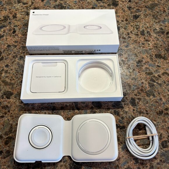 Apple MHXF3AM/A MagSafe Duo Charger Model A2458 - Picture 1 of 6